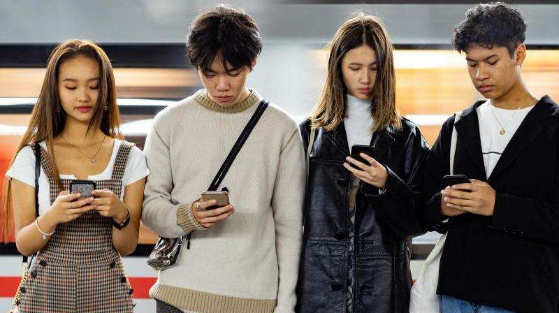 分享众多明星在使用Facebook的情况
