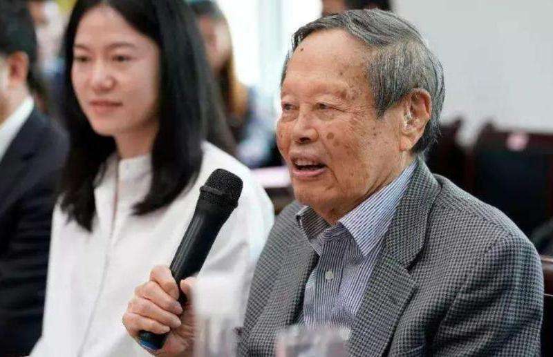 Facebook和杨振宁