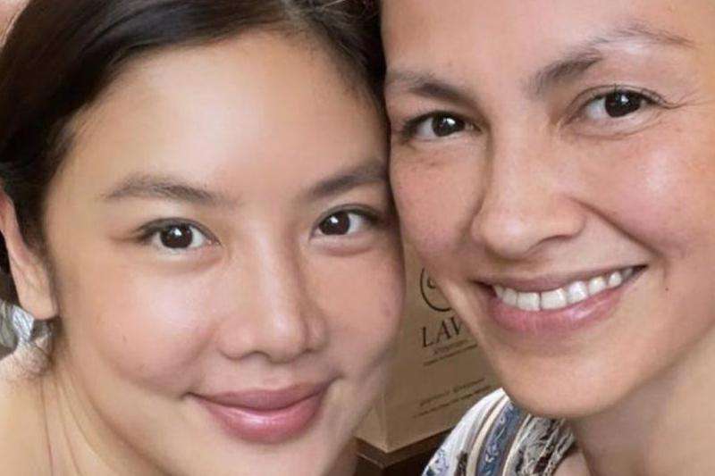 乐基儿在Facebook上